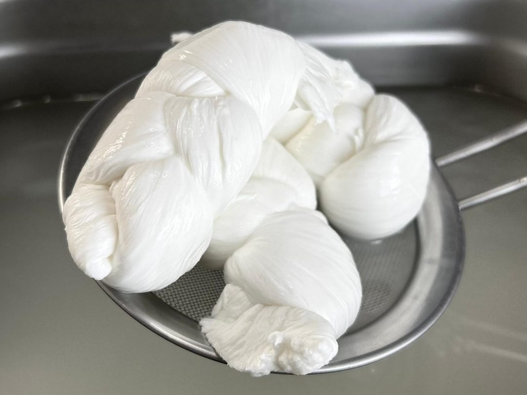TRECCIA DI MOZZARELLA DA 500 GR