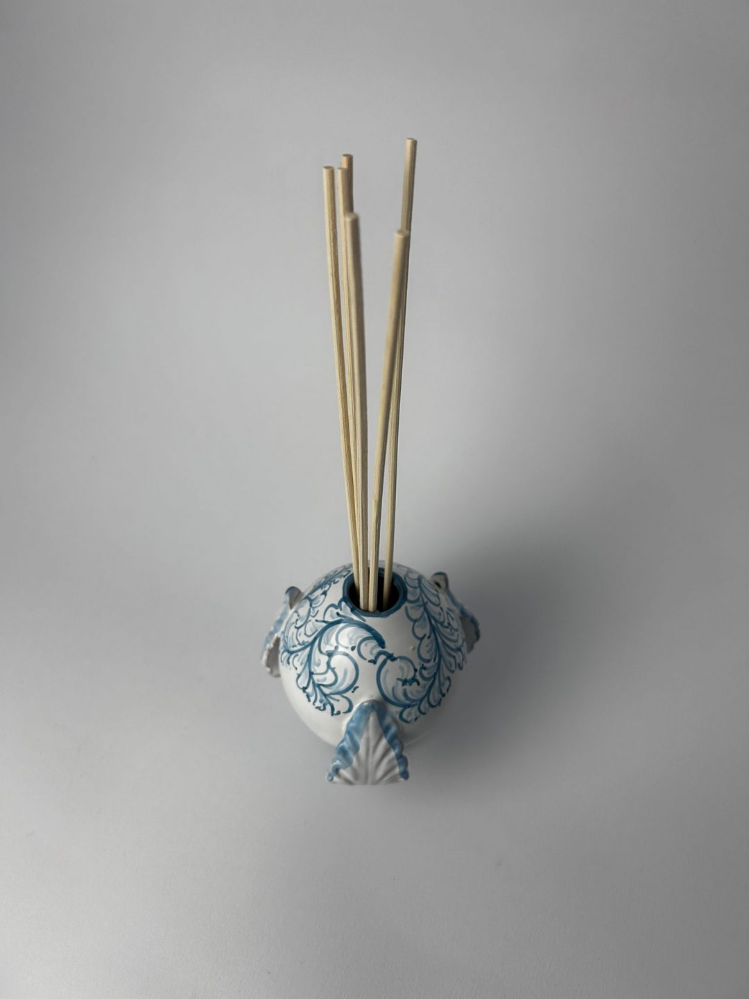 PUMO DIFFUSORE DIPINTO A MANO CELESTE - immagine 2