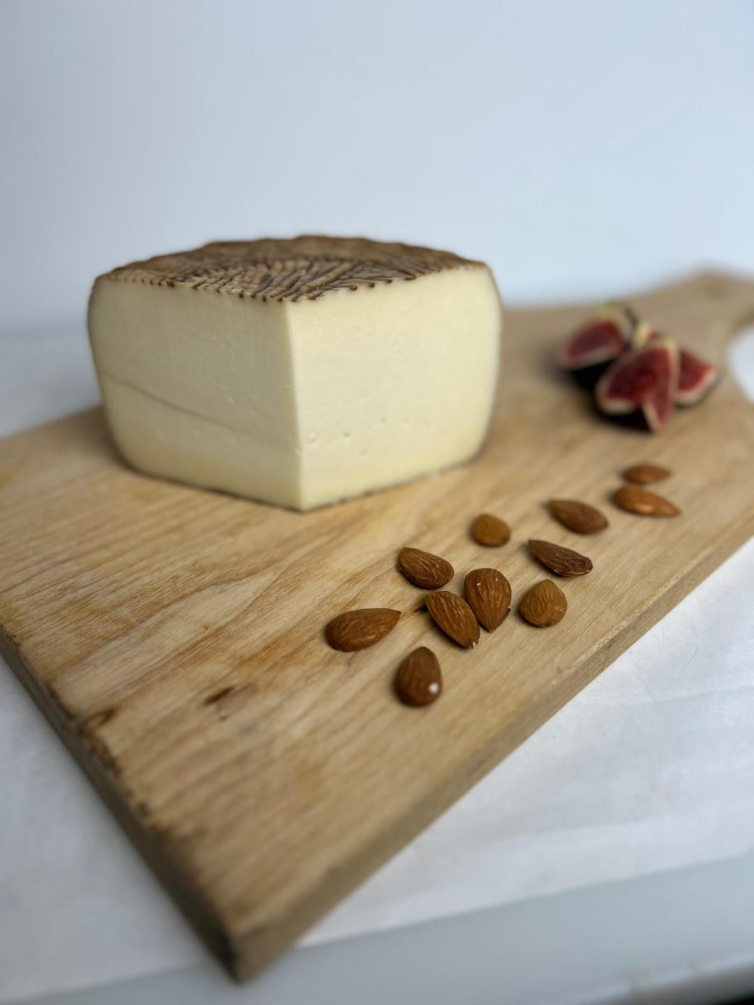 FORMAGGIO CAPRINO PUGLIESE DA 300 GR