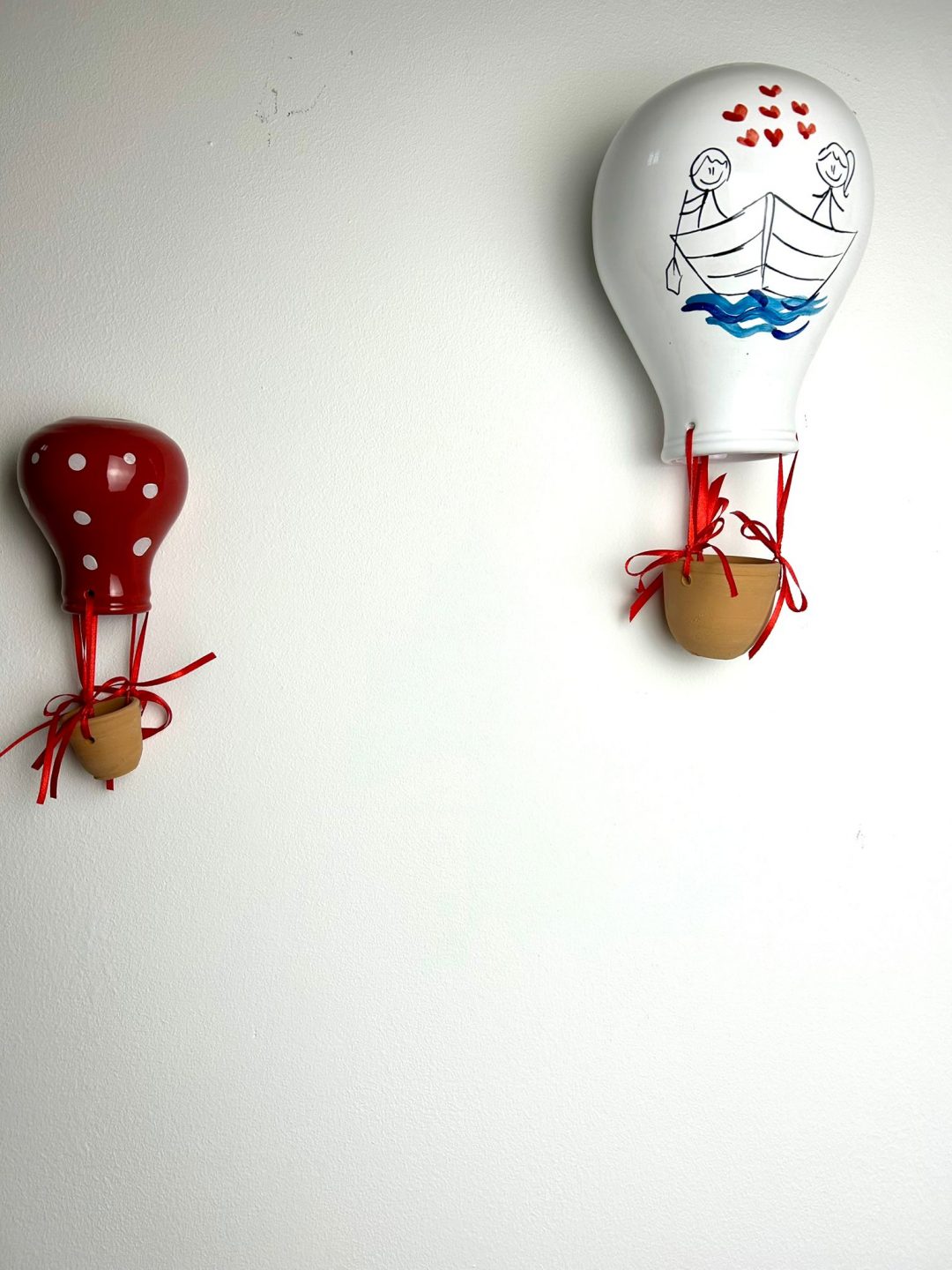 MONGOLFIERA PICCOLA IN CERAMICA DIPINTA A MANO - immagine 2